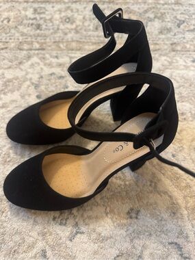 Ankle-Strap Black Block Heels closed toe
